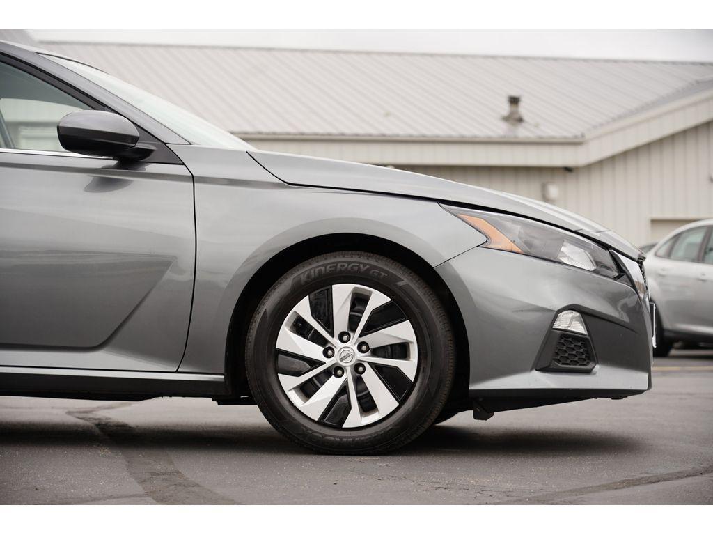 used 2022 Nissan Altima car, priced at $17,999