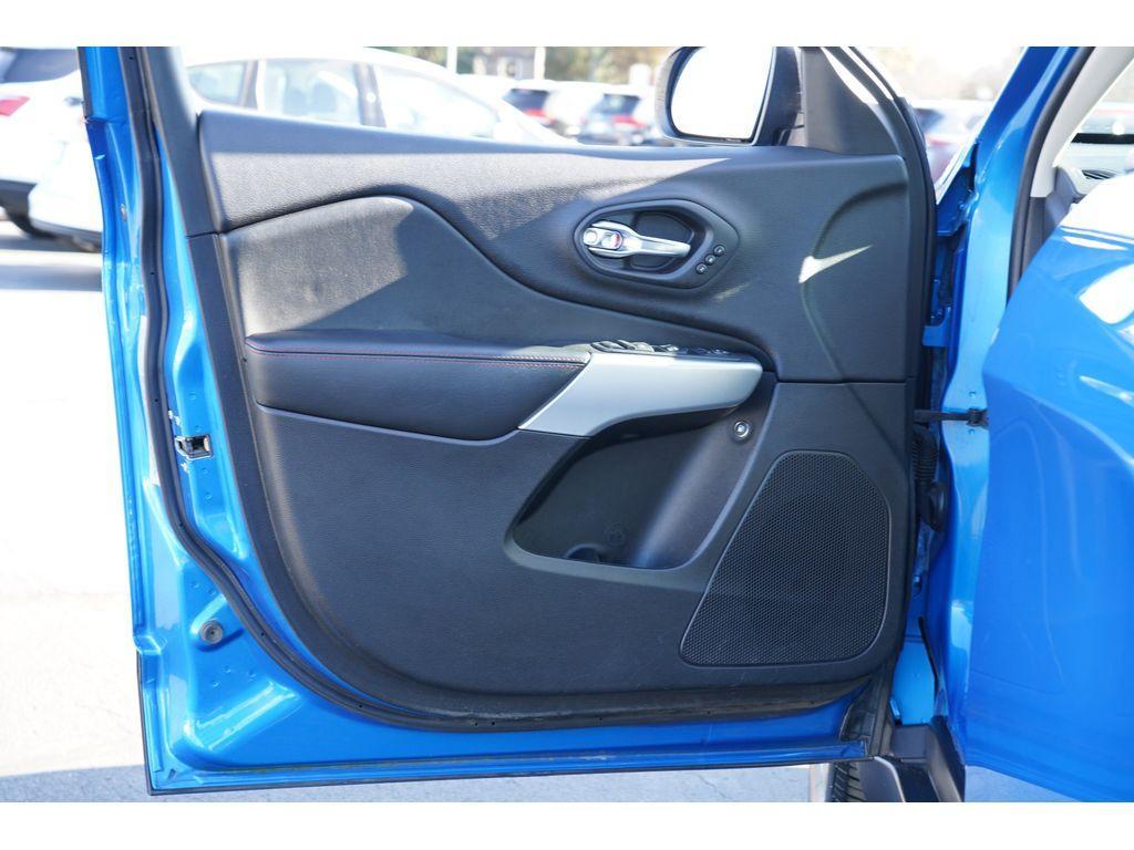 used 2018 Jeep Cherokee car, priced at $14,499