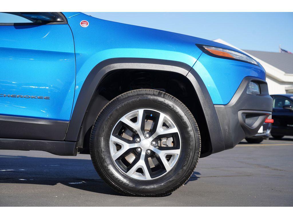 used 2018 Jeep Cherokee car, priced at $14,499