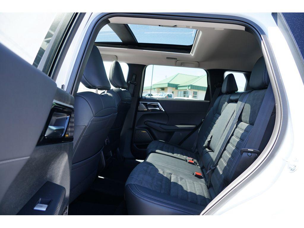 new 2025 Mitsubishi Outlander car, priced at $36,978
