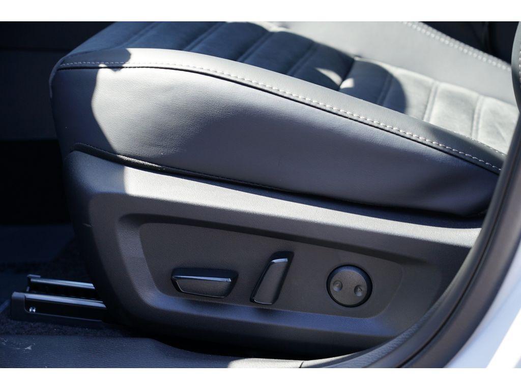 new 2025 Mitsubishi Outlander car, priced at $36,978