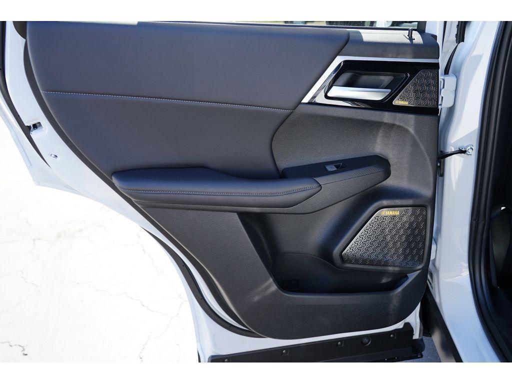 new 2025 Mitsubishi Outlander car, priced at $36,978