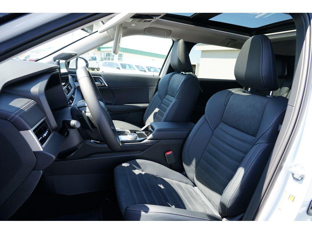 new 2025 Mitsubishi Outlander car, priced at $36,978