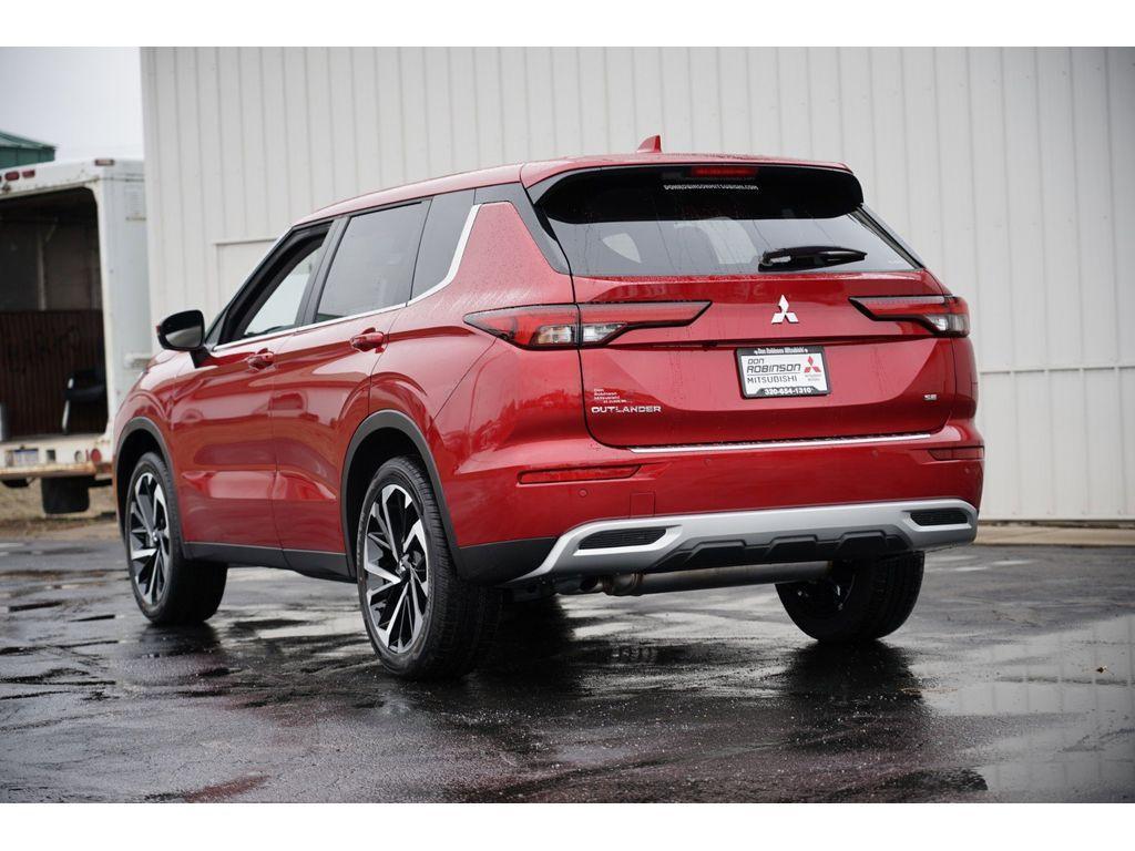 new 2024 Mitsubishi Outlander car, priced at $36,385