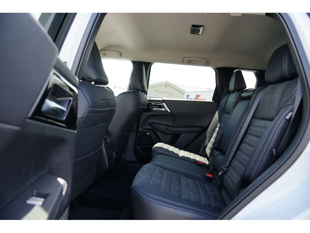 new 2025 Mitsubishi Outlander car, priced at $35,669