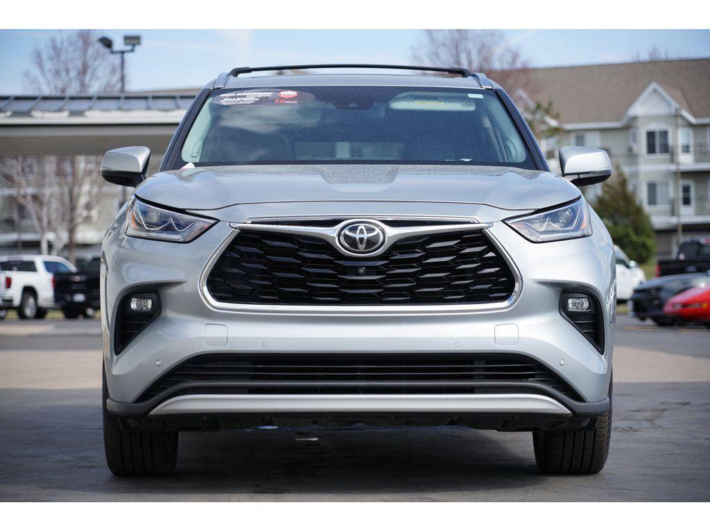 used 2020 Toyota Highlander car, priced at $38,999