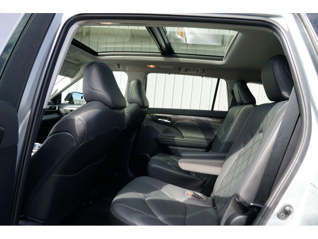 used 2020 Toyota Highlander car, priced at $38,999