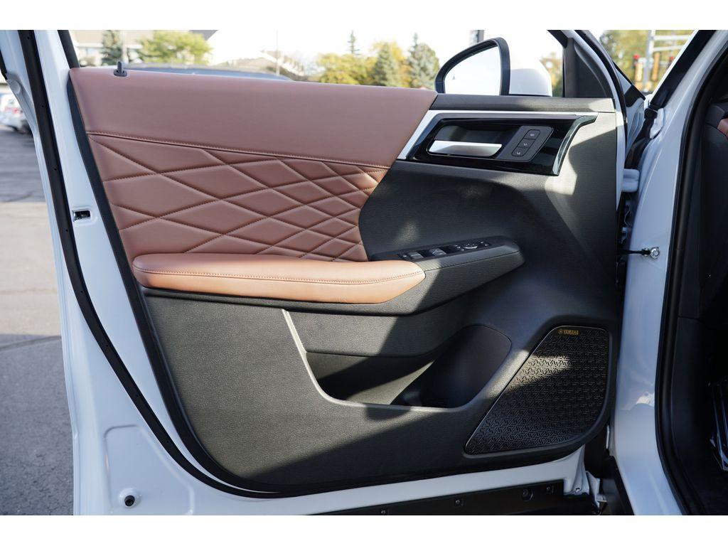 new 2025 Mitsubishi Outlander car, priced at $41,127