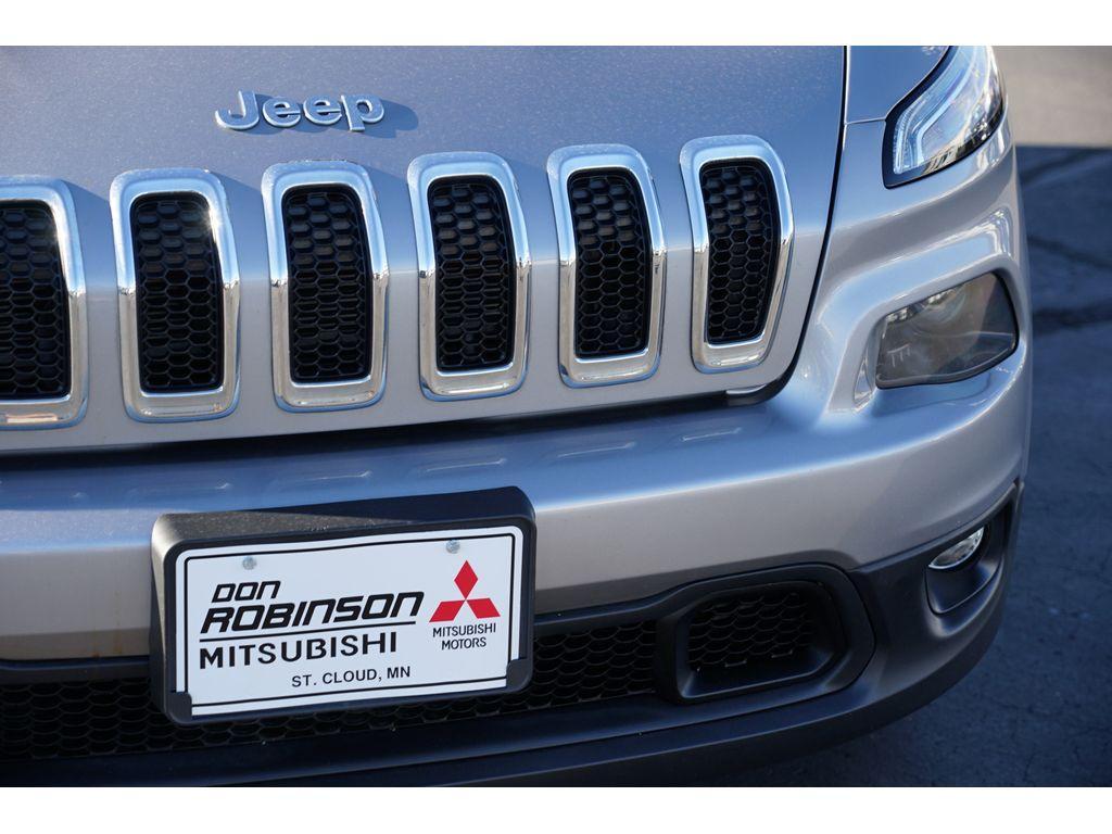 used 2017 Jeep Cherokee car, priced at $12,999