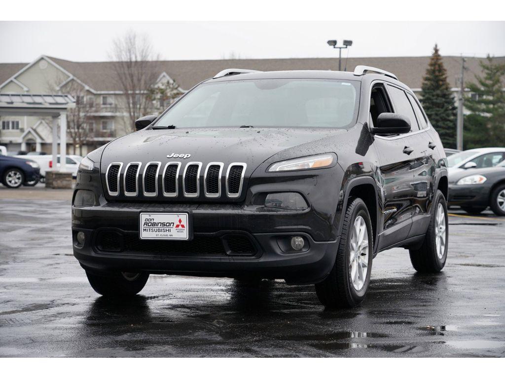 used 2015 Jeep Cherokee car, priced at $10,999