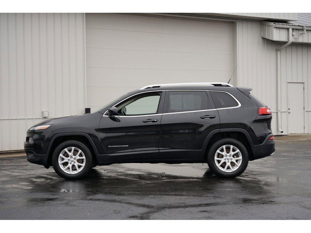 used 2015 Jeep Cherokee car, priced at $10,999