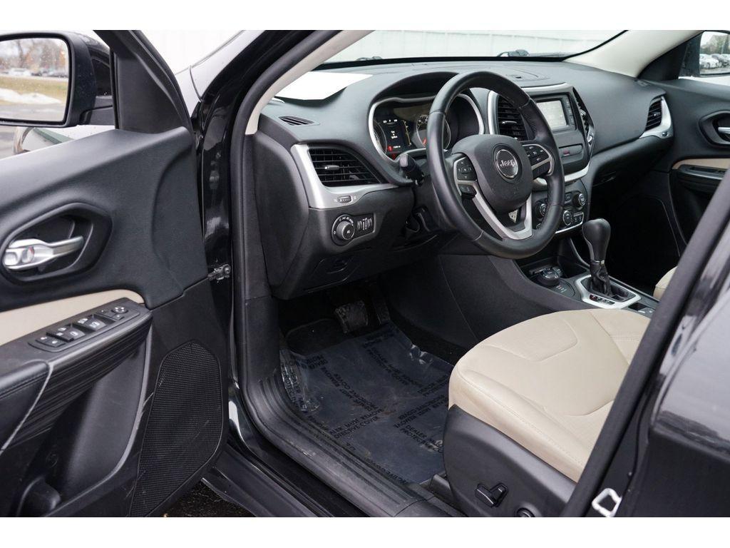 used 2015 Jeep Cherokee car, priced at $10,999