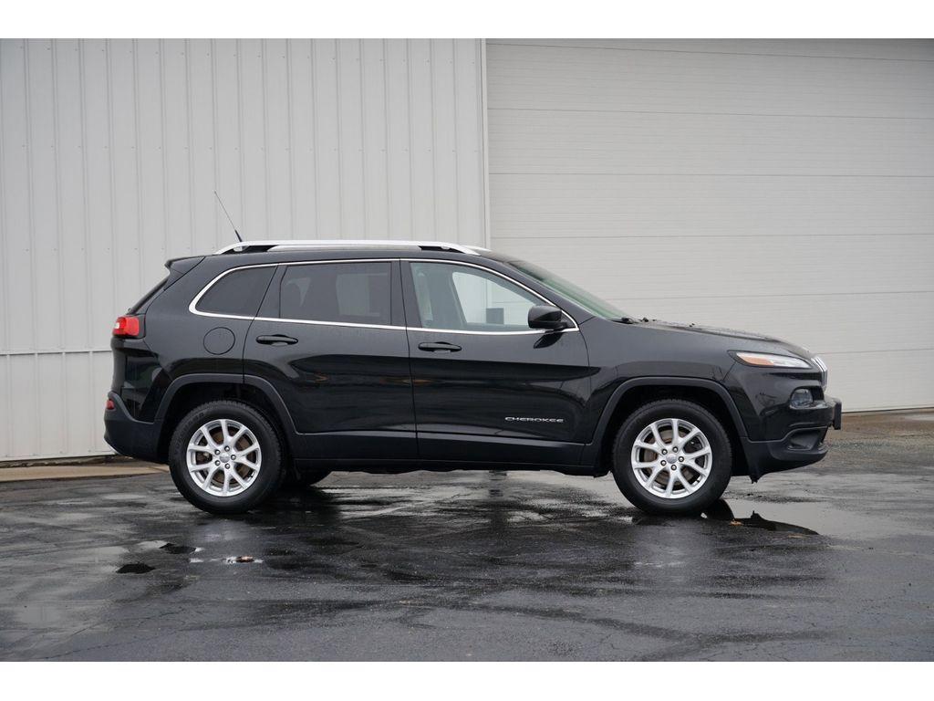 used 2015 Jeep Cherokee car, priced at $10,999