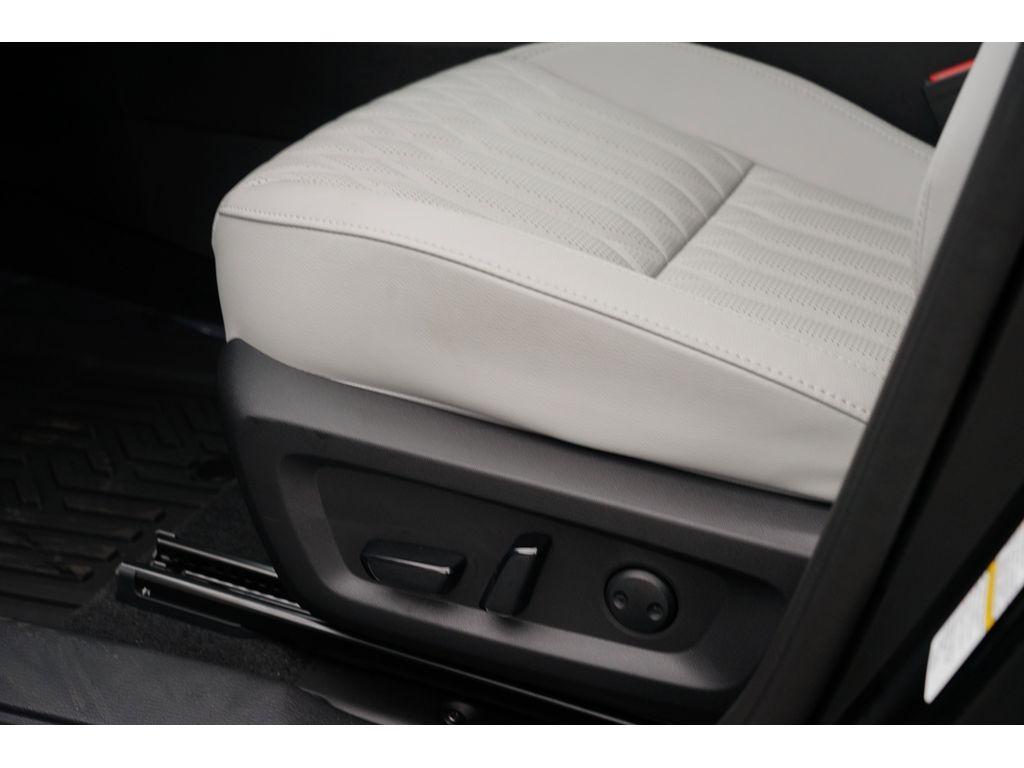 new 2025 Mitsubishi Outlander car, priced at $43,578