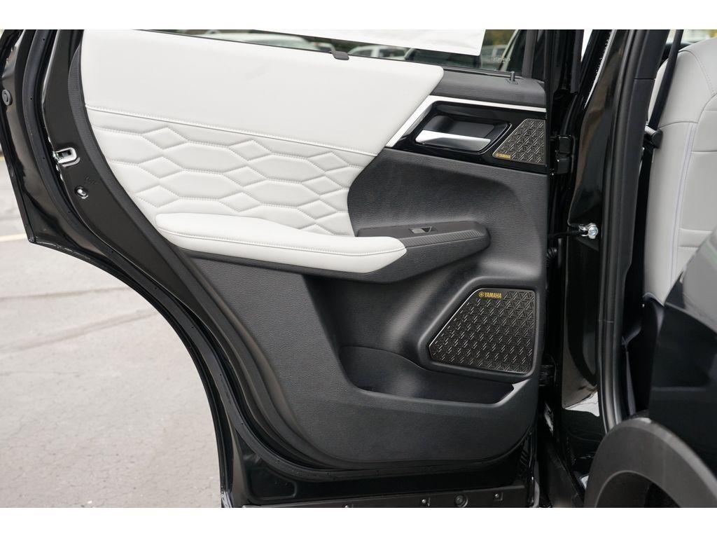 new 2025 Mitsubishi Outlander car, priced at $43,578