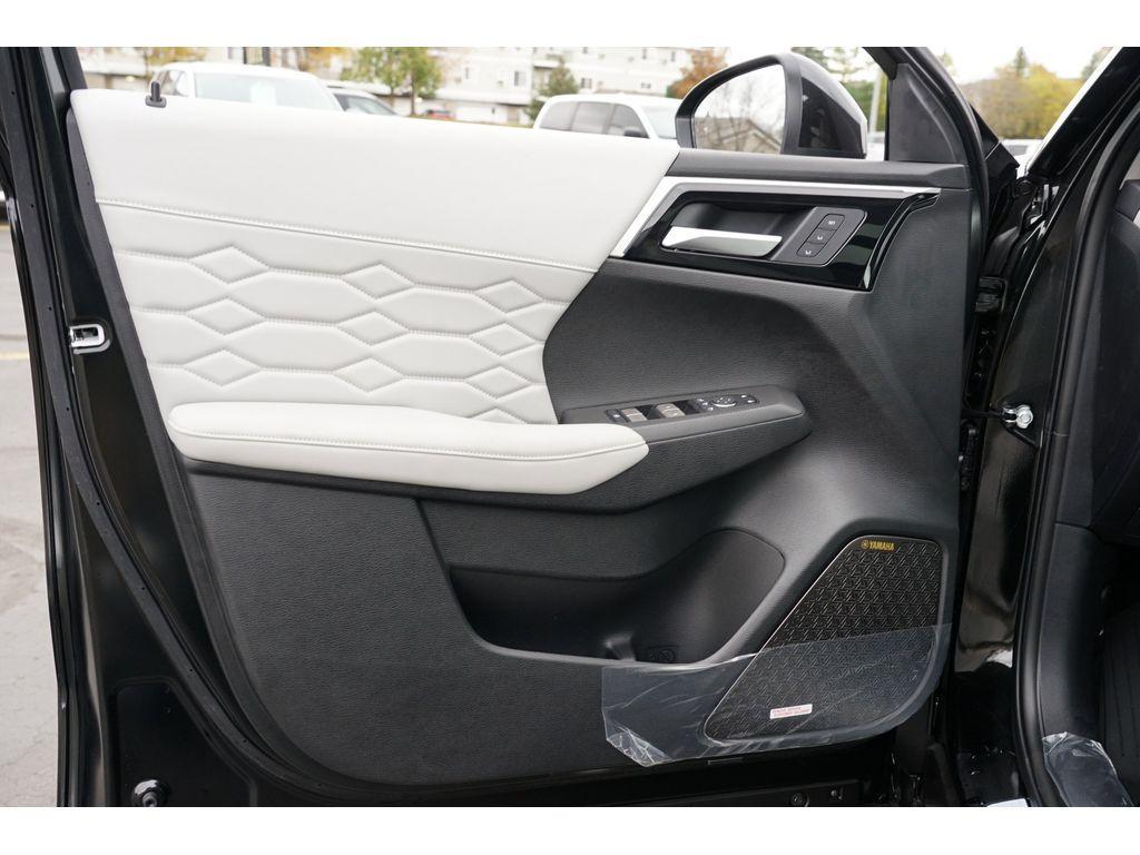 new 2025 Mitsubishi Outlander car, priced at $43,578