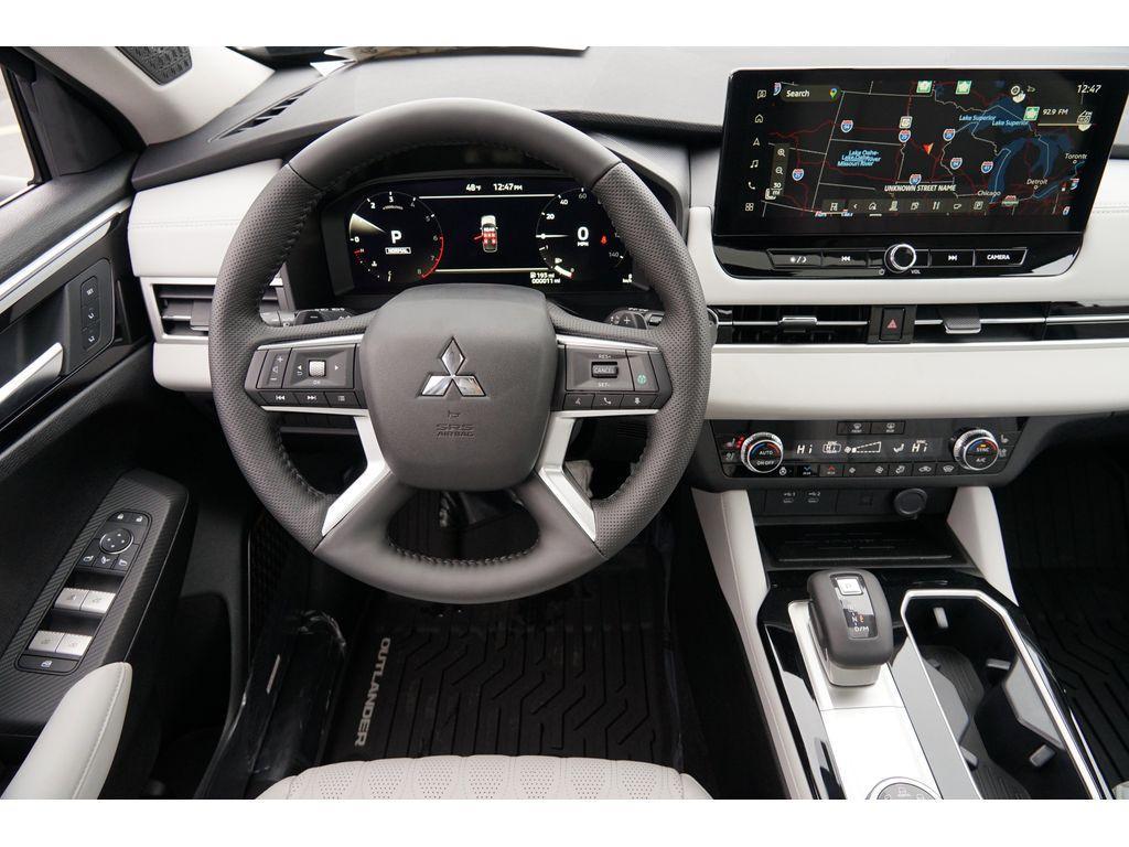 new 2025 Mitsubishi Outlander car, priced at $43,578