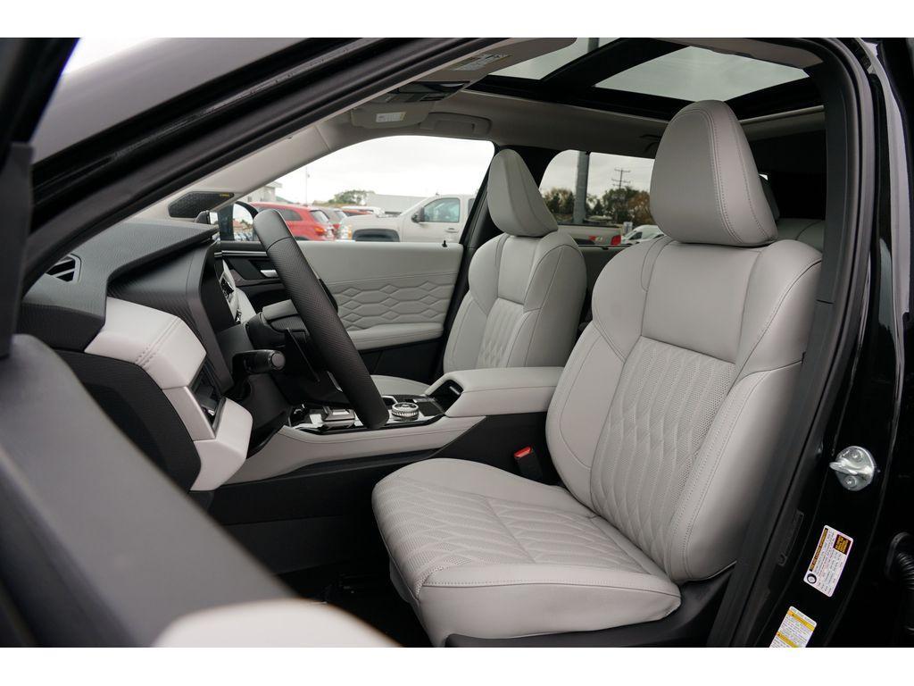 new 2025 Mitsubishi Outlander car, priced at $43,578