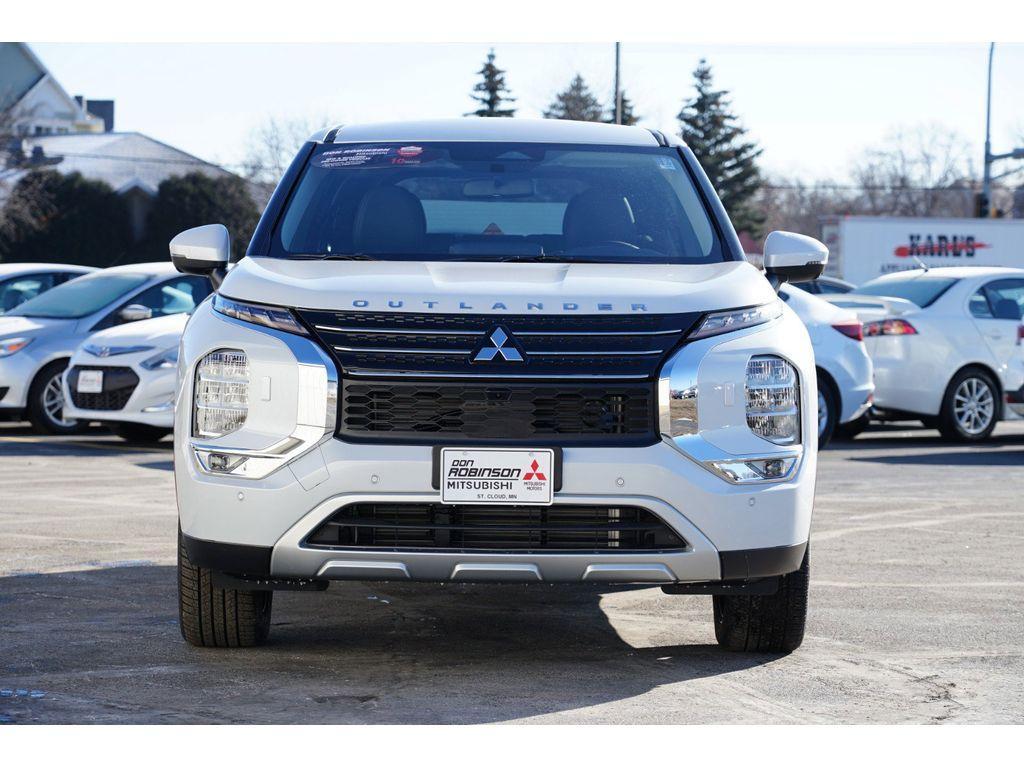 new 2024 Mitsubishi Outlander car, priced at $36,245