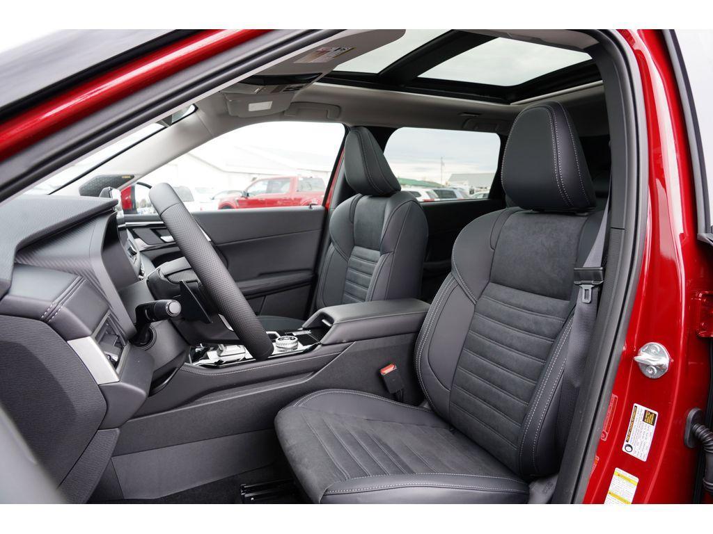 new 2025 Mitsubishi Outlander car, priced at $36,712