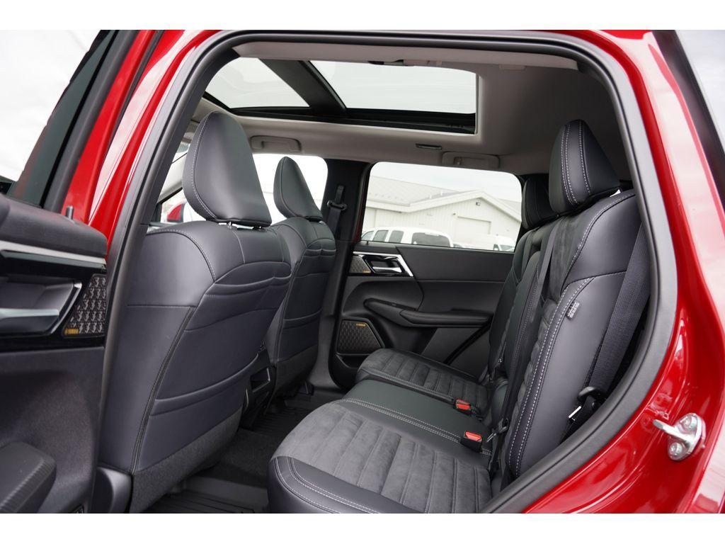 new 2025 Mitsubishi Outlander car, priced at $36,712