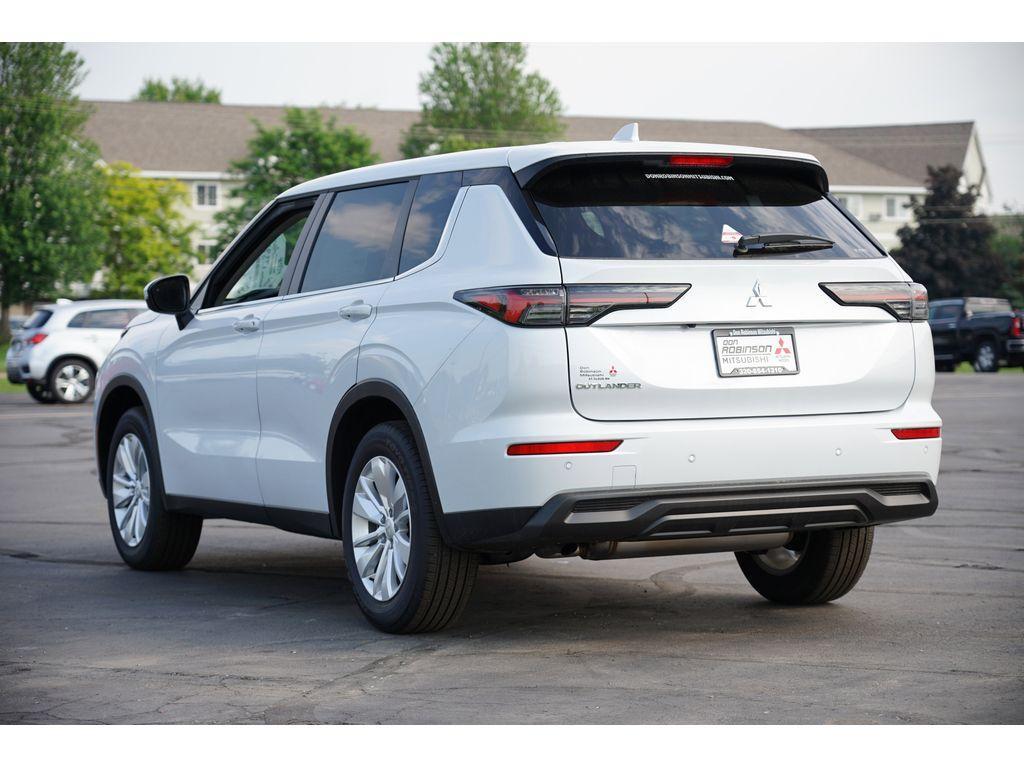 new 2025 Mitsubishi Outlander car, priced at $32,242