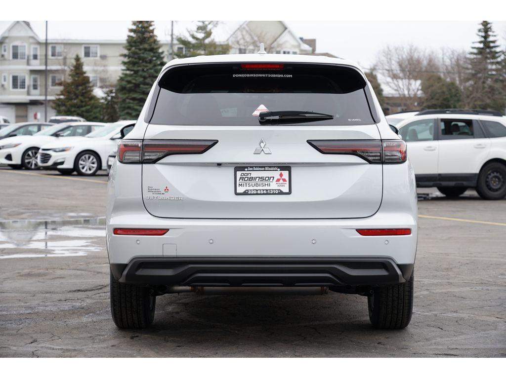 new 2025 Mitsubishi Outlander car, priced at $32,242