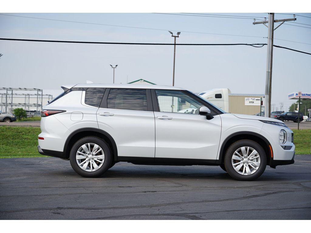 new 2025 Mitsubishi Outlander car, priced at $32,242