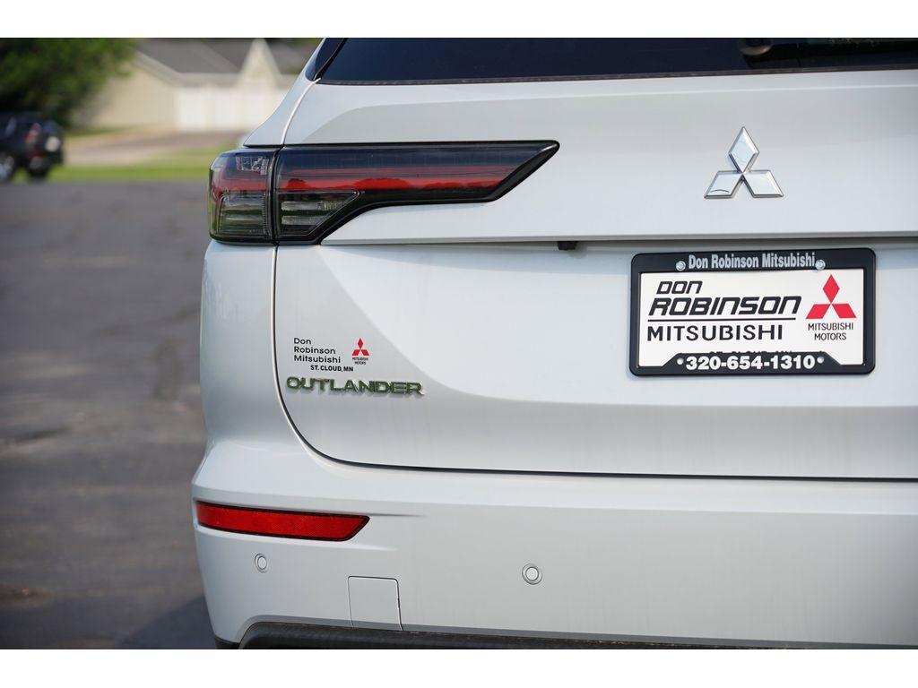 new 2025 Mitsubishi Outlander car, priced at $32,242