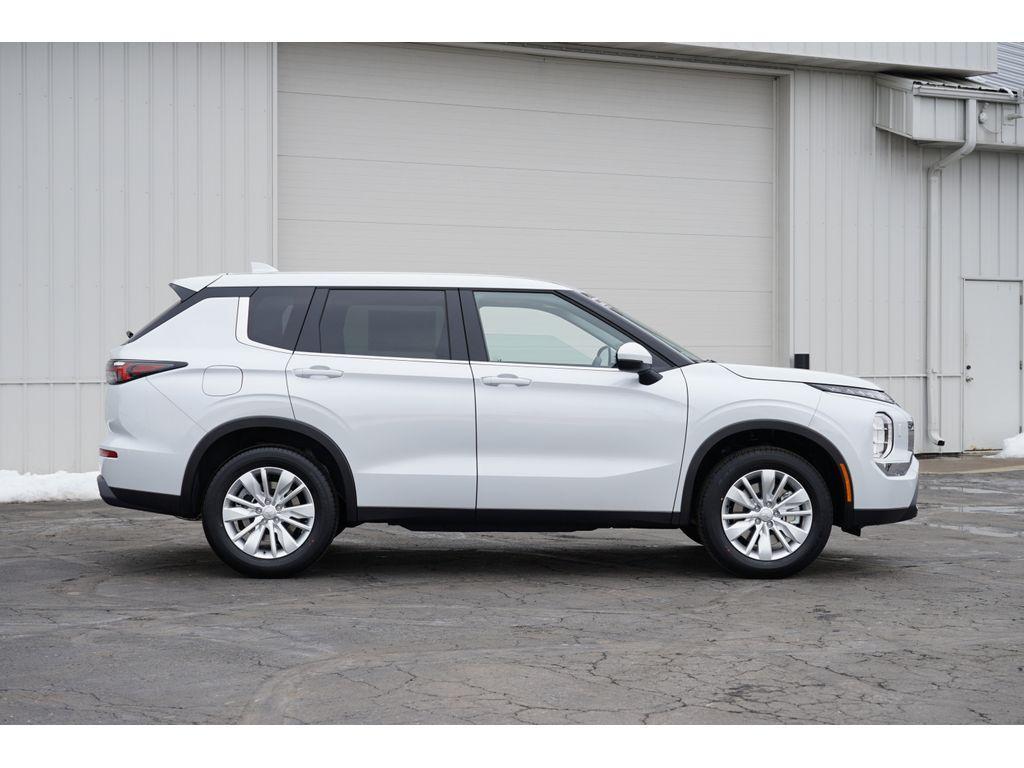 new 2025 Mitsubishi Outlander car, priced at $32,242