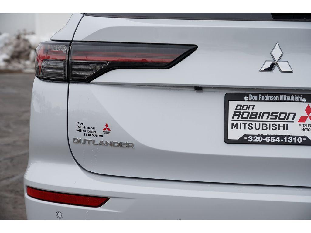 new 2025 Mitsubishi Outlander car, priced at $32,242