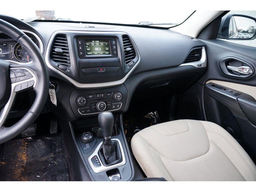 used 2016 Jeep Cherokee car, priced at $10,499