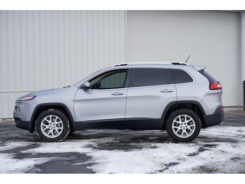 used 2016 Jeep Cherokee car, priced at $10,499