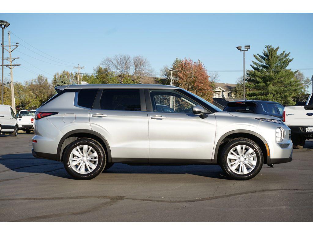 new 2025 Mitsubishi Outlander car, priced at $30,112