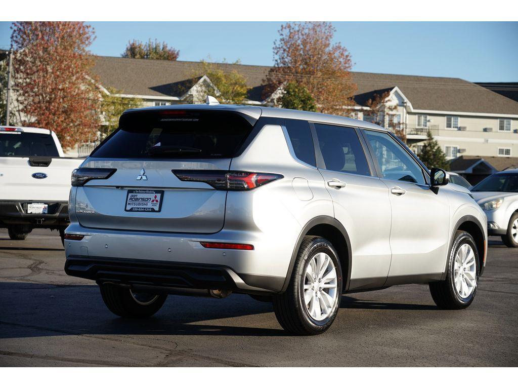 new 2025 Mitsubishi Outlander car, priced at $30,112