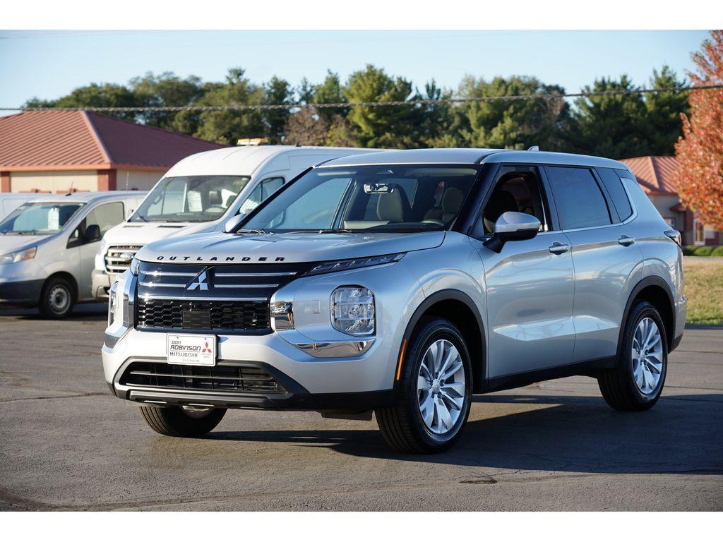 new 2025 Mitsubishi Outlander car, priced at $30,112