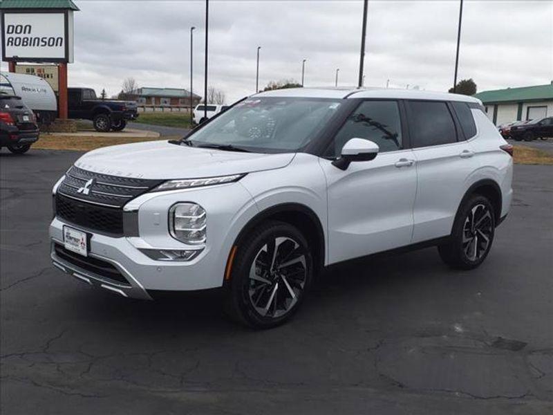 new 2024 Mitsubishi Outlander car, priced at $35,599