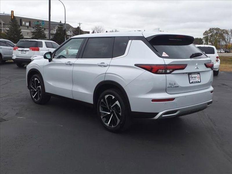 new 2024 Mitsubishi Outlander car, priced at $35,599