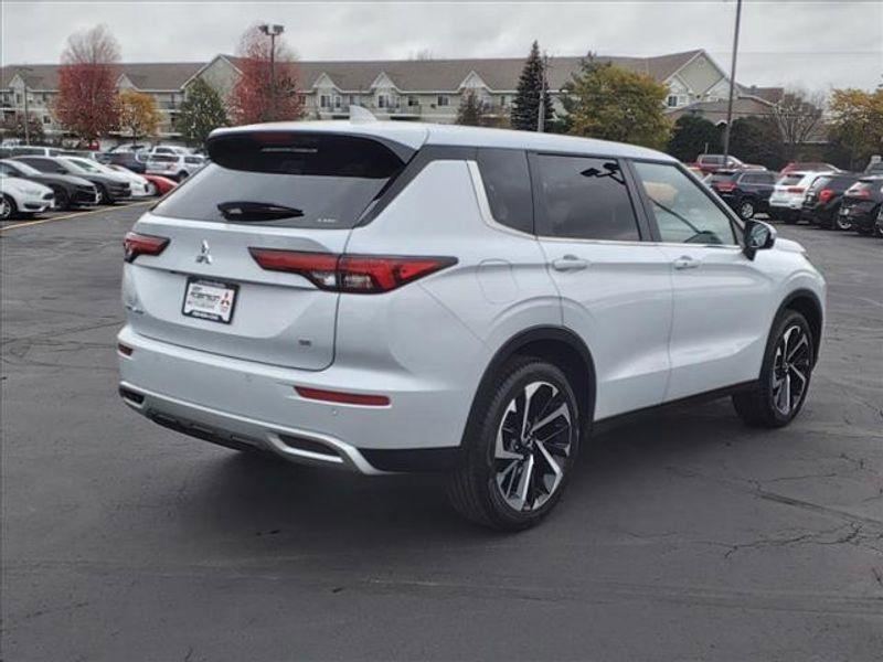 new 2024 Mitsubishi Outlander car, priced at $35,599