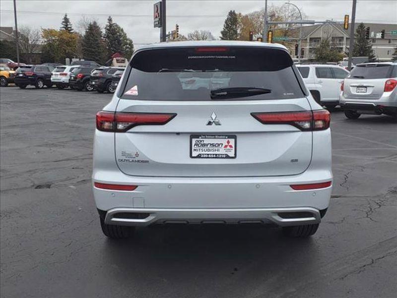 new 2024 Mitsubishi Outlander car, priced at $35,599