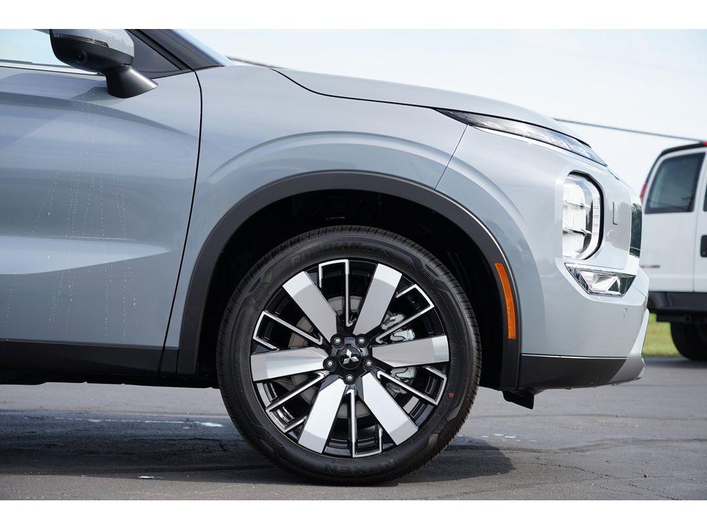 new 2025 Mitsubishi Outlander car