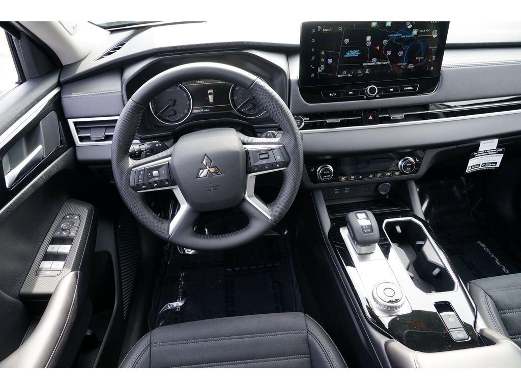 new 2025 Mitsubishi Outlander car
