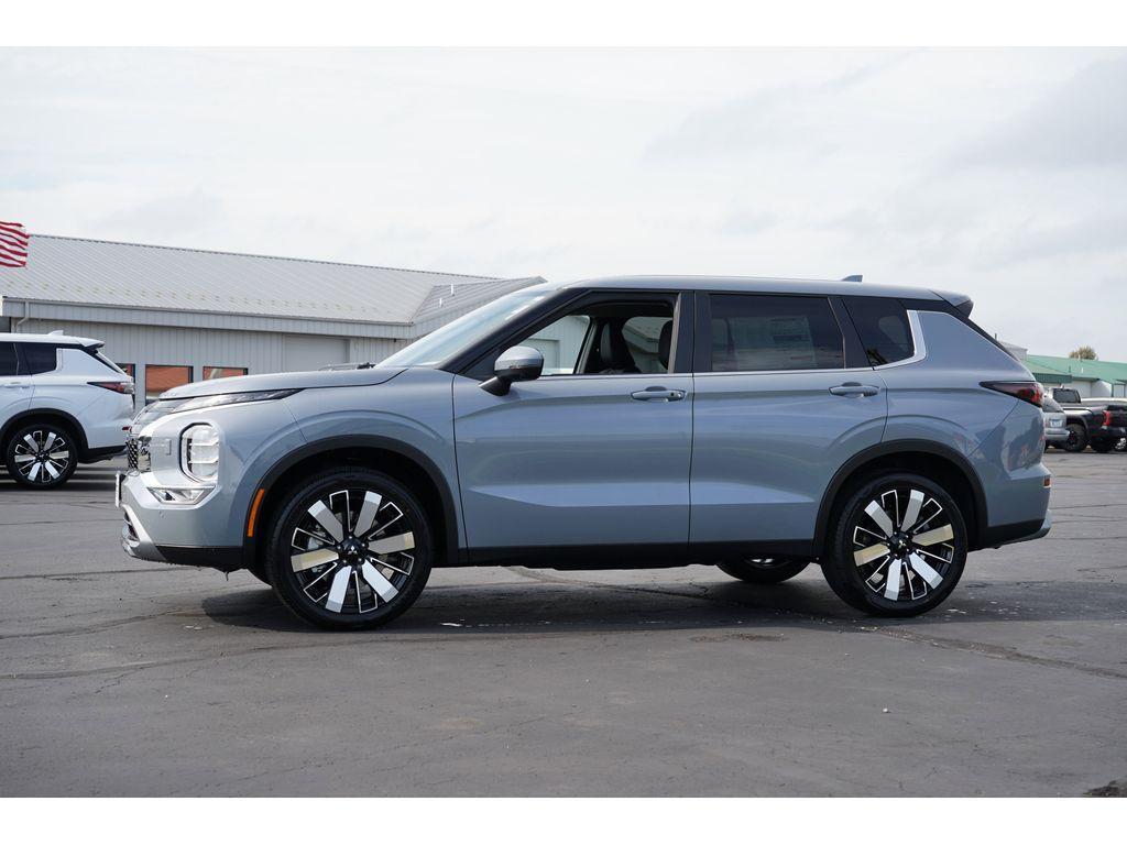 new 2025 Mitsubishi Outlander car