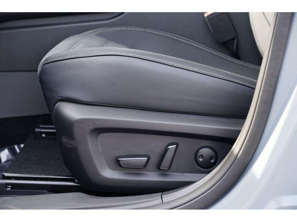new 2025 Mitsubishi Outlander car