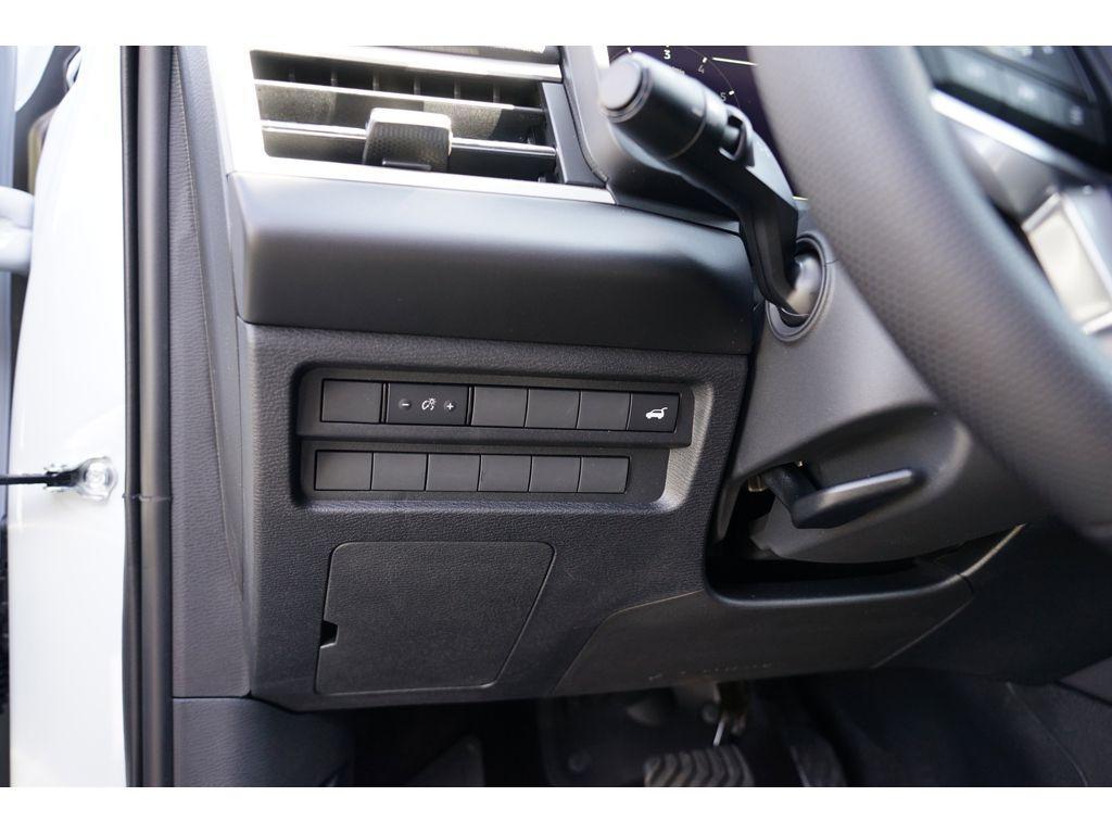 new 2025 Mitsubishi Outlander car, priced at $38,517