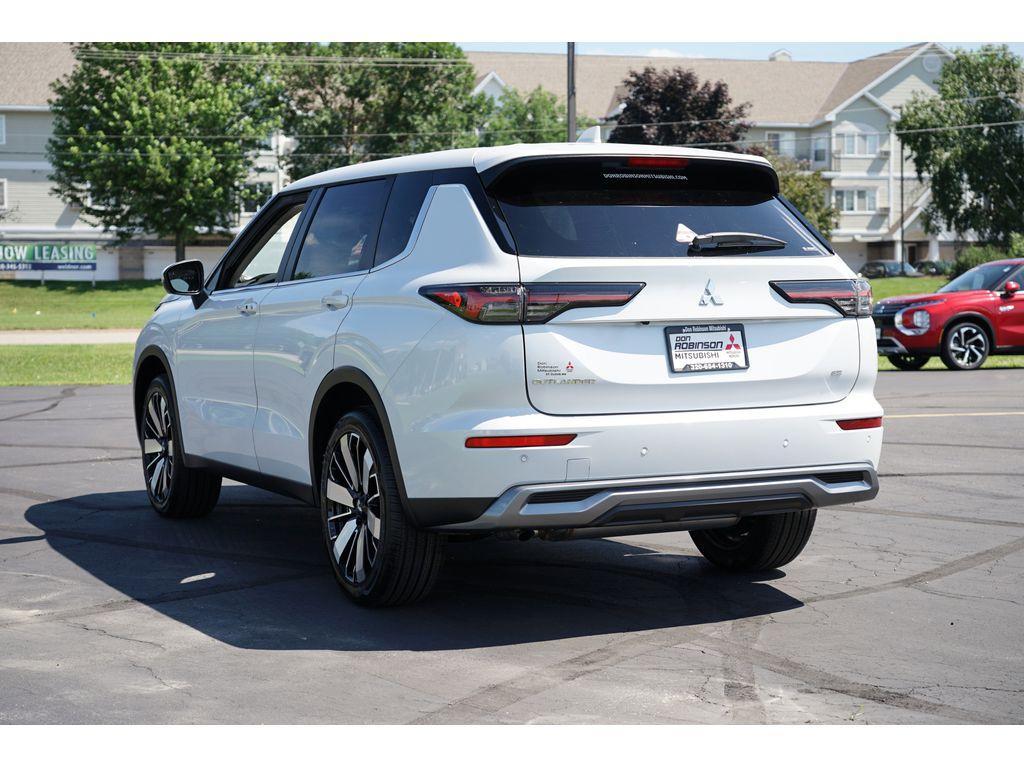 new 2025 Mitsubishi Outlander car, priced at $38,517