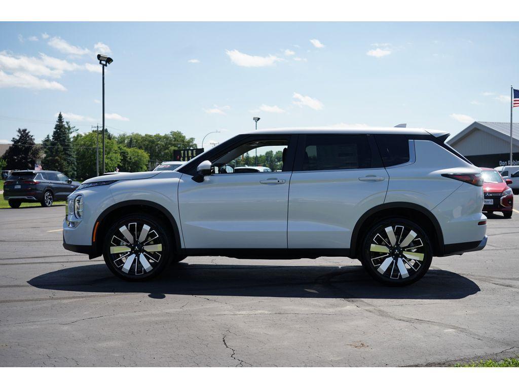 new 2025 Mitsubishi Outlander car, priced at $38,517