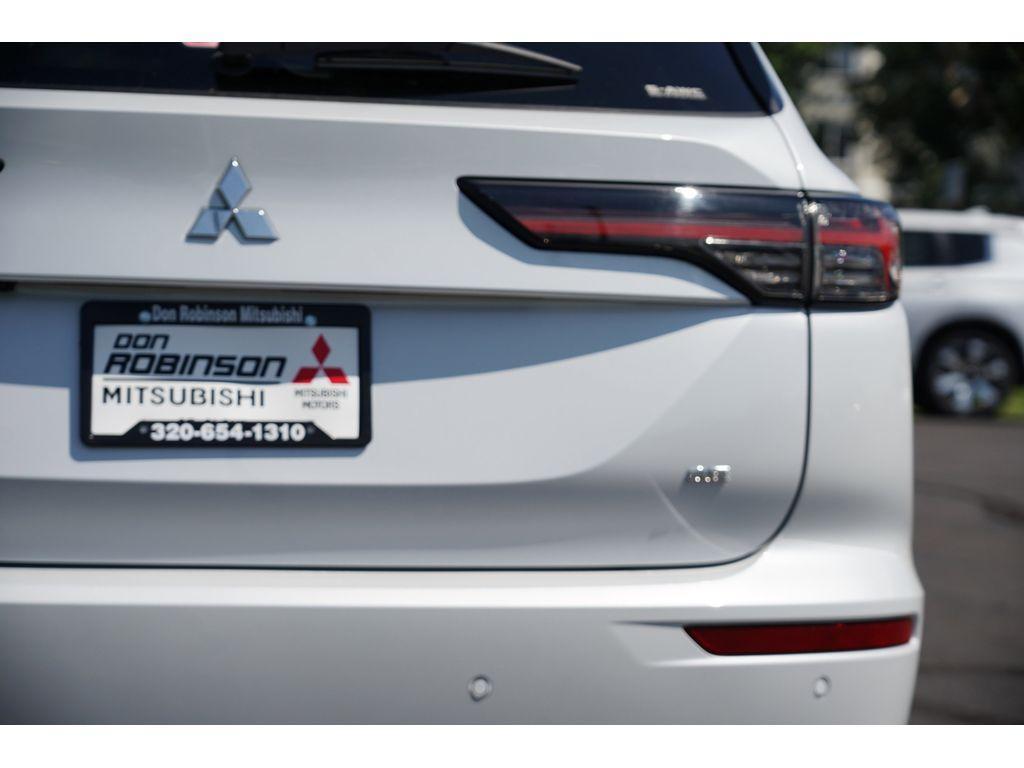new 2025 Mitsubishi Outlander car, priced at $38,517