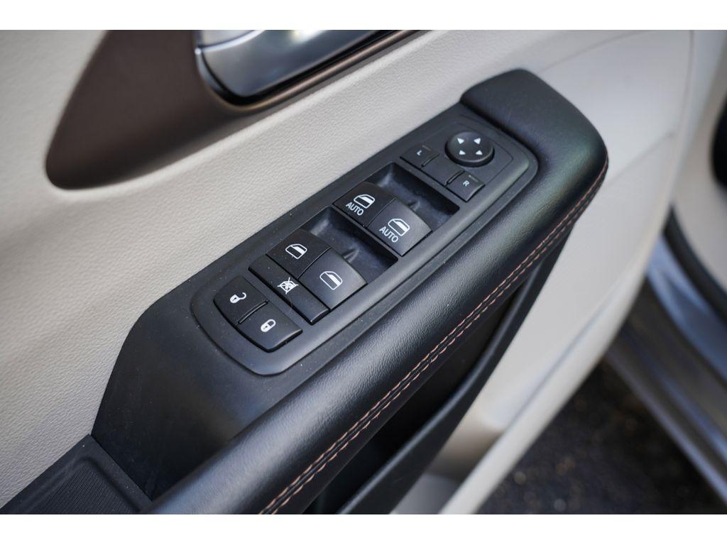 used 2018 Chrysler Pacifica car, priced at $13,999