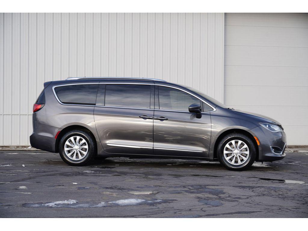 used 2018 Chrysler Pacifica car, priced at $13,999